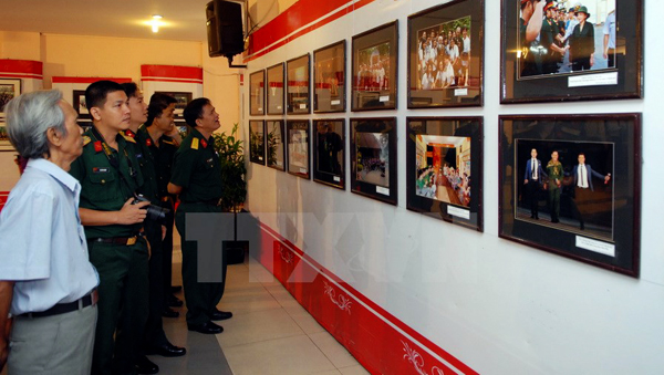 Exposición de fotos y veladas artísticas por 70 años del Ejército Popular de Vietnam