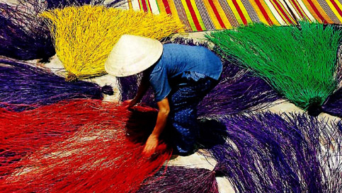 Elaboración de artículos de junco, oficio tradicional de Kim Son