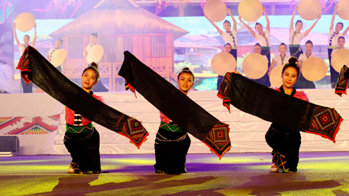 Clausurado primer Festival Cultural de la Minoría Étnica Thai 2014