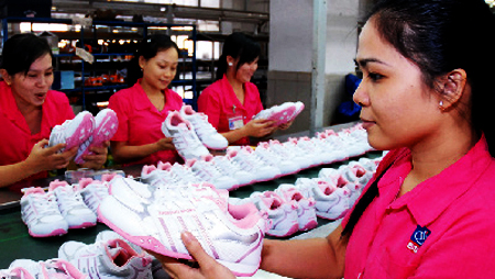 Contribución de exportaciones a economía vietnamita en 2014