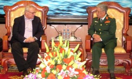 Vietnam y Estados Unidos promueven cooperación en defensa