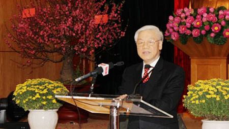 Felicita secretario general del Partido Comunista de Vietnam a dirigentes del país