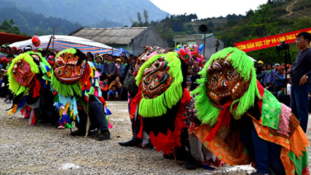 Los Tay reciben alegremente la fiesta tradicional