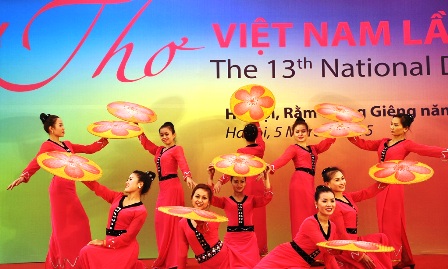 Día de la Poesía de Vietnam 2015, puente que la lleva al mundo