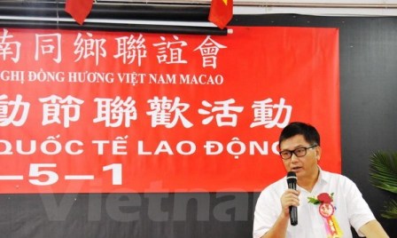 Actos conmemorativos por 40 años de reunificación nacional y Día Mundial de Trabajo