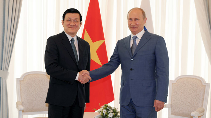 Dirigentes rusos congratulan a Vietnam por aniversario 40 de liberación