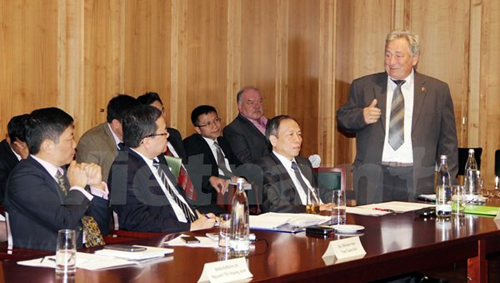 Promueve Vietnam oportunidades inversionistas para empresas alemanas