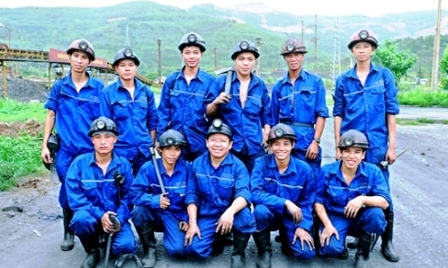 Canciones en honor a los trabajadores vietnamitas