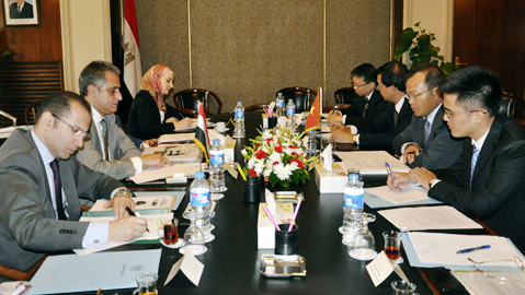Priorizan Vietnam y Egipto cooperación económica