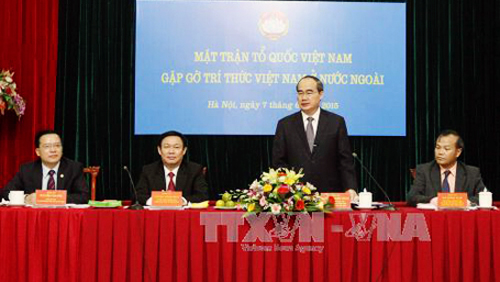 Exhorta Vietnam a compatriotas en el extranjero a contribuir al progreso de la Patria