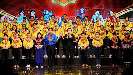 Reconocen a niños del tío Ho de 2015