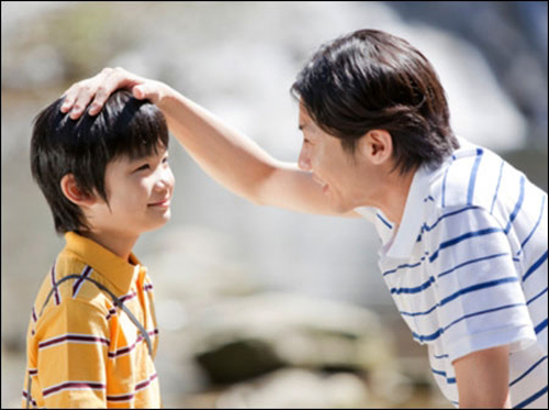 Alientan papel de padres por derechos de niños en familia