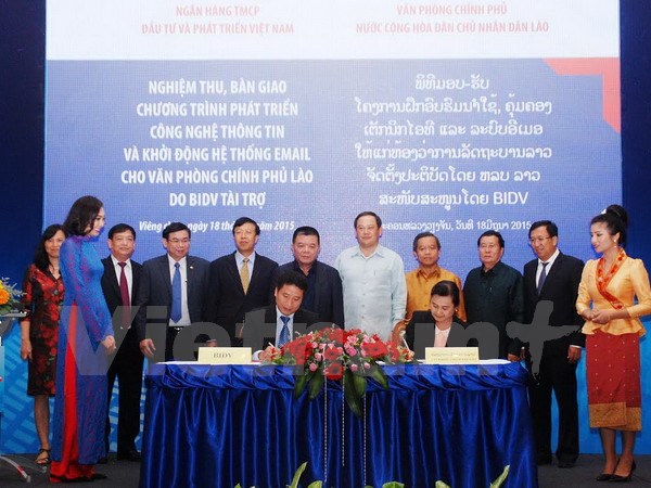 Ayuda Vietnam a desarrollo de tecnología de información de Laos