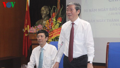 Urgen a la prensa vietnamita a cumplir sus funciones y mejorar la calidad