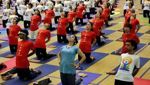 Vietnam responde al Día Internacional de Yoga