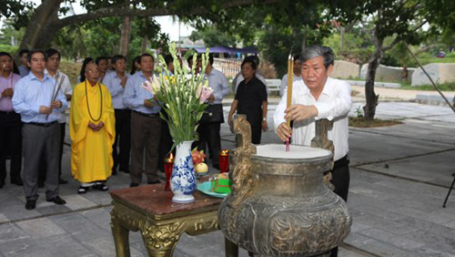 Llevan a cabo actividades para recordar a los mártires y atender a sus familiares