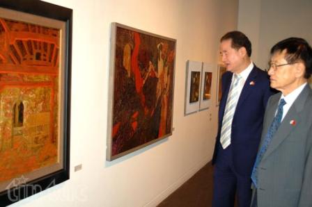 Exhiben pinturas de laca vietnamitas en Corea del Sur