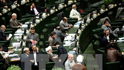 Crea Irán comisión especial para analizar acuerdo nuclear firmado con P5+1