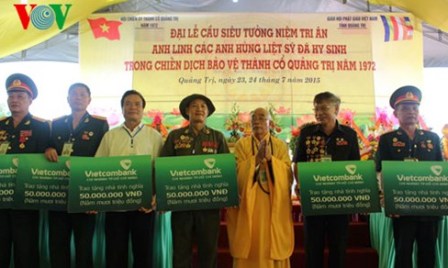 Actos en homenaje póstumo a los mártires heroicos vietnamitas