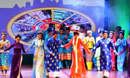 Vietnam acoge por primera vez Festival de Música Tradicional de ASEAN
