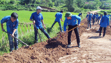 Jóvenes vietnamitas unen manos para modernizar campo