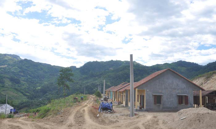 Entrega de terrenos a compatriotas étnicos en Delta del río Mekong