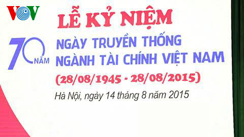 Se condecora al sector financiero Orden de Ho Chi Minh en ocasión de 70 años de su fundación
