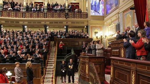 Congreso de España apoya el tercer paquete de rescate a Grecia