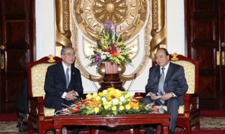 Gobernador de Nagasaki de visita en Vietnam