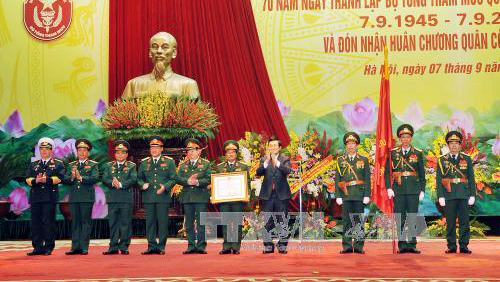 Vietnam celebra 70 años de fundación del sector militar