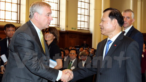 Vietnam y Reino Unido fomentan cooperación pública - privada