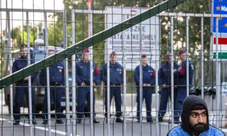 Hungría aplica medidas contundentes contra refugiados en la frontera con Serbia