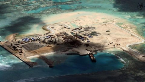 Inaugura China dos faros construidos ilegalmente en territorios insulares de Vietnam