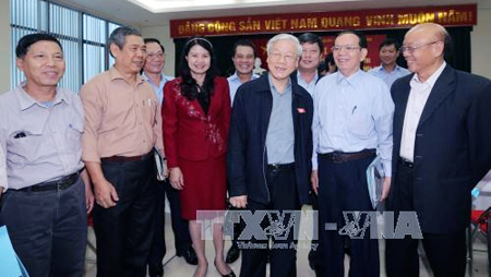 Máximos dirigentes de Vietnam contactan con electores en vísperas de X reunión parlamentaria