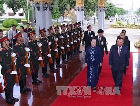 Vicepresidenta de Vietnam visita Laos