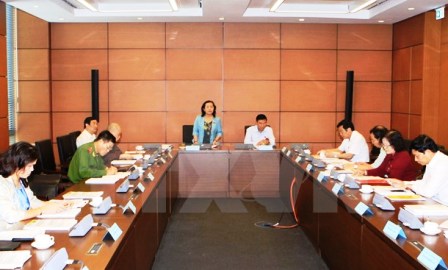 Legisladores vietnamitas debaten textos a someterse al XII Congreso del Partido