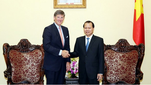 Vietnam allana camino para inversiones extranjeras