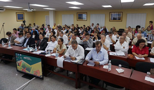 Vietnam comparte experiencias prácticas de renovación nacional con Cuba