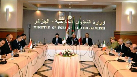 Reunión tripartita entre Argelia, Egipto e Italia sobre la crisis política en Libia