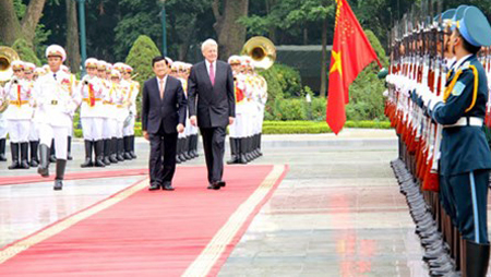 Inicia el presidente de Islandia su primera visita oficial a Vietnam