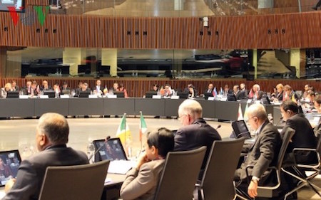 Delegación vietnamita sostiene reuniones al margen de duodécima Conferencia de ASEM