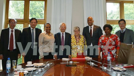 Vietnam y Sudáfrica profundizan cooperación sobre formación e investigación científica