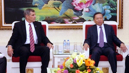 Vietnam y EEUU forjan colaboración en búsqueda de restos de soldados desparecidos