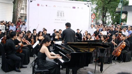 Inaugurado Concierto Callejero de Luala 2015 en Hanoi
