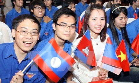 Jóvenes de Vietnam, Cambodia y Laos juntos por el crecimiento económico