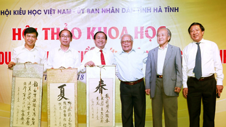 Simposio sobre gran escritor Nguyen Du con tierra de Ha Tinh