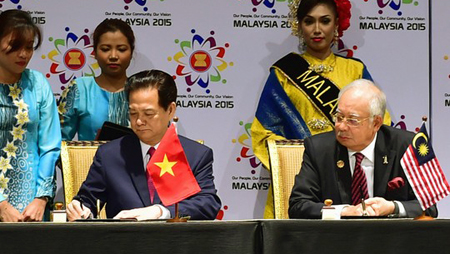 Premier vietnamita en acto de declaración del nacimiento de la comunidad ASEAN