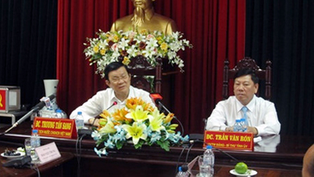 Presidente de Vietnam visita provincias de Vinh Long y Dong Thap en ocasión del Tet 2016