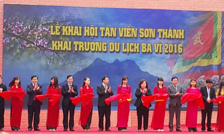 Inaugurados Festival Tan Vien y Año de Turismo de Ba Vi