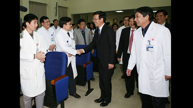 Numerosas actividades en saludo al Día del Médico de Vietnam